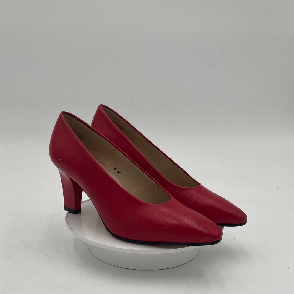 Vintage 1980s Etienne Aigner Red Leather Pumps Women’s Size 6 Made in Spain